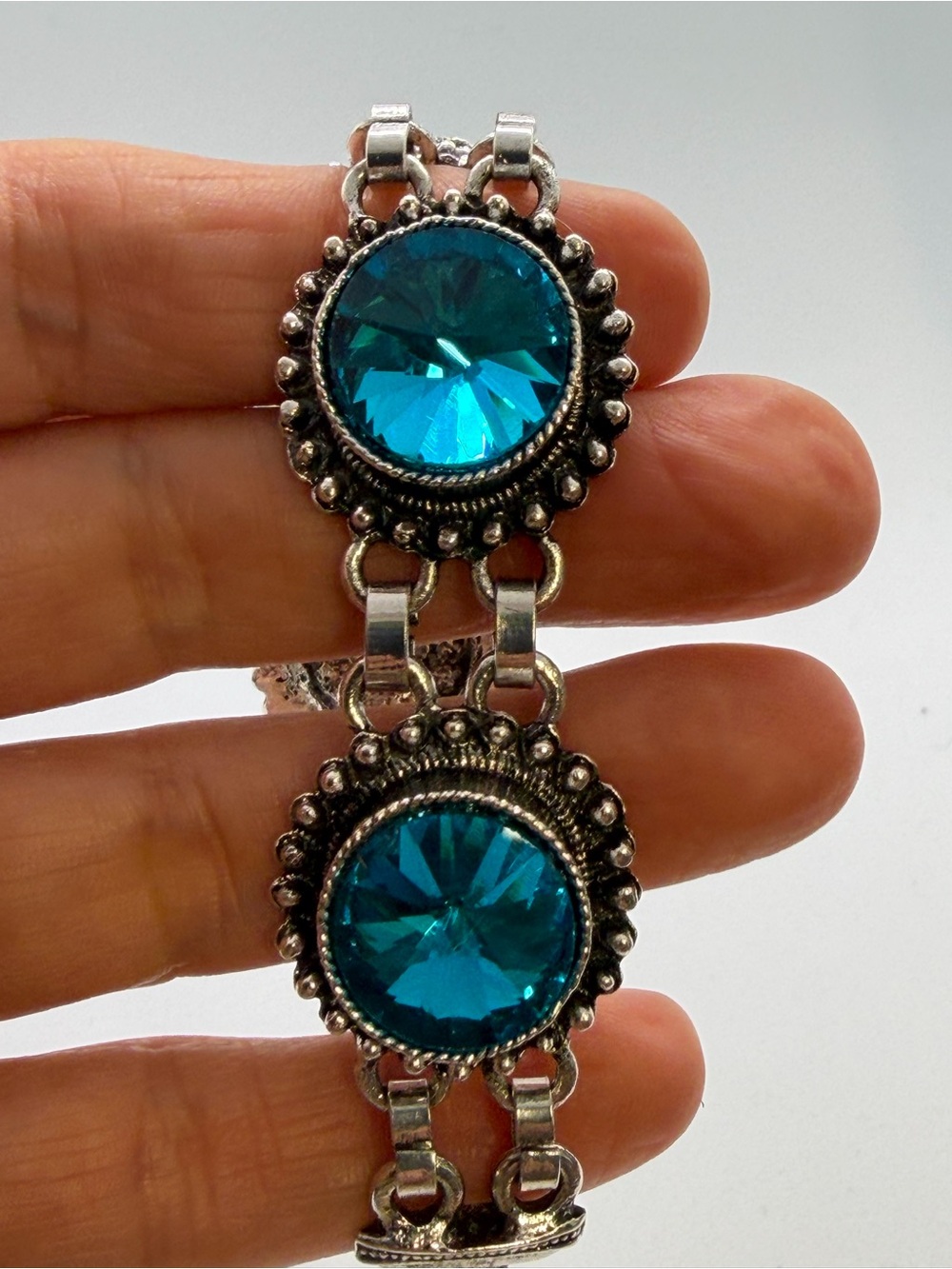 Blue Crystal Round Link Bracelet - Women Jewelry - Picture 5 of 8
